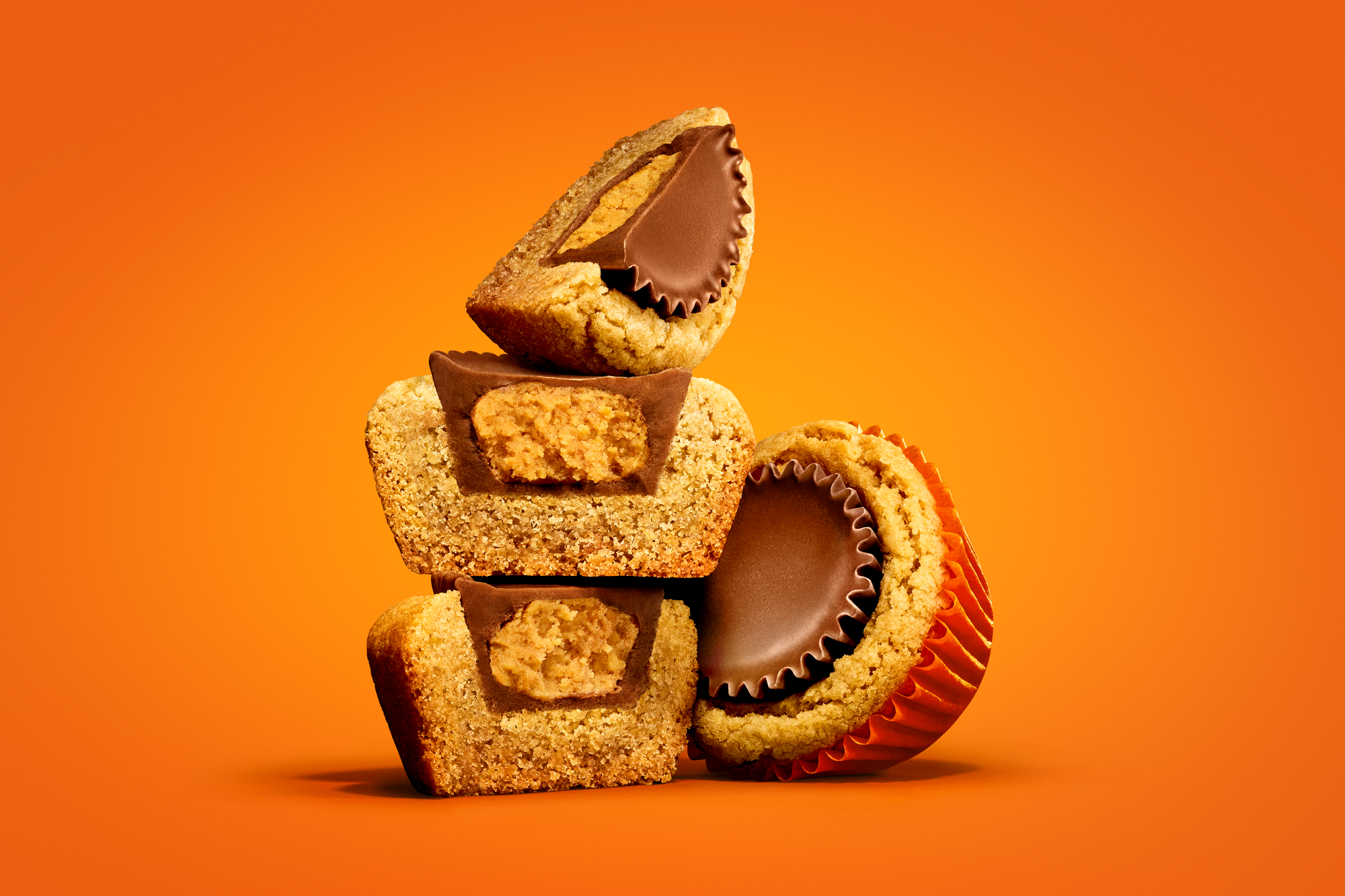 REESE’S Milk Chocolate Peanut Butter Cup Miniatures Bulk 25 lbs Candy Box - THE HERSHEY COMPANY